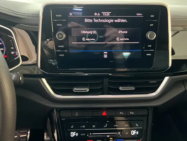 Volkswagen T-Roc view 13