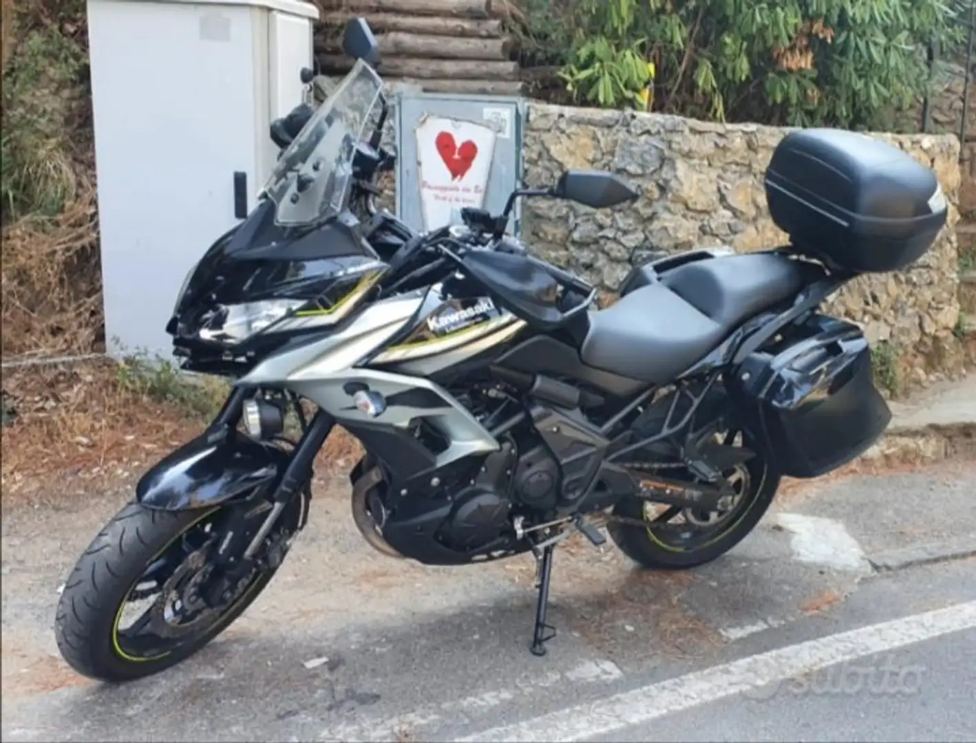 Kawasaki Versys 650 Abs gran tourer Negro - 1