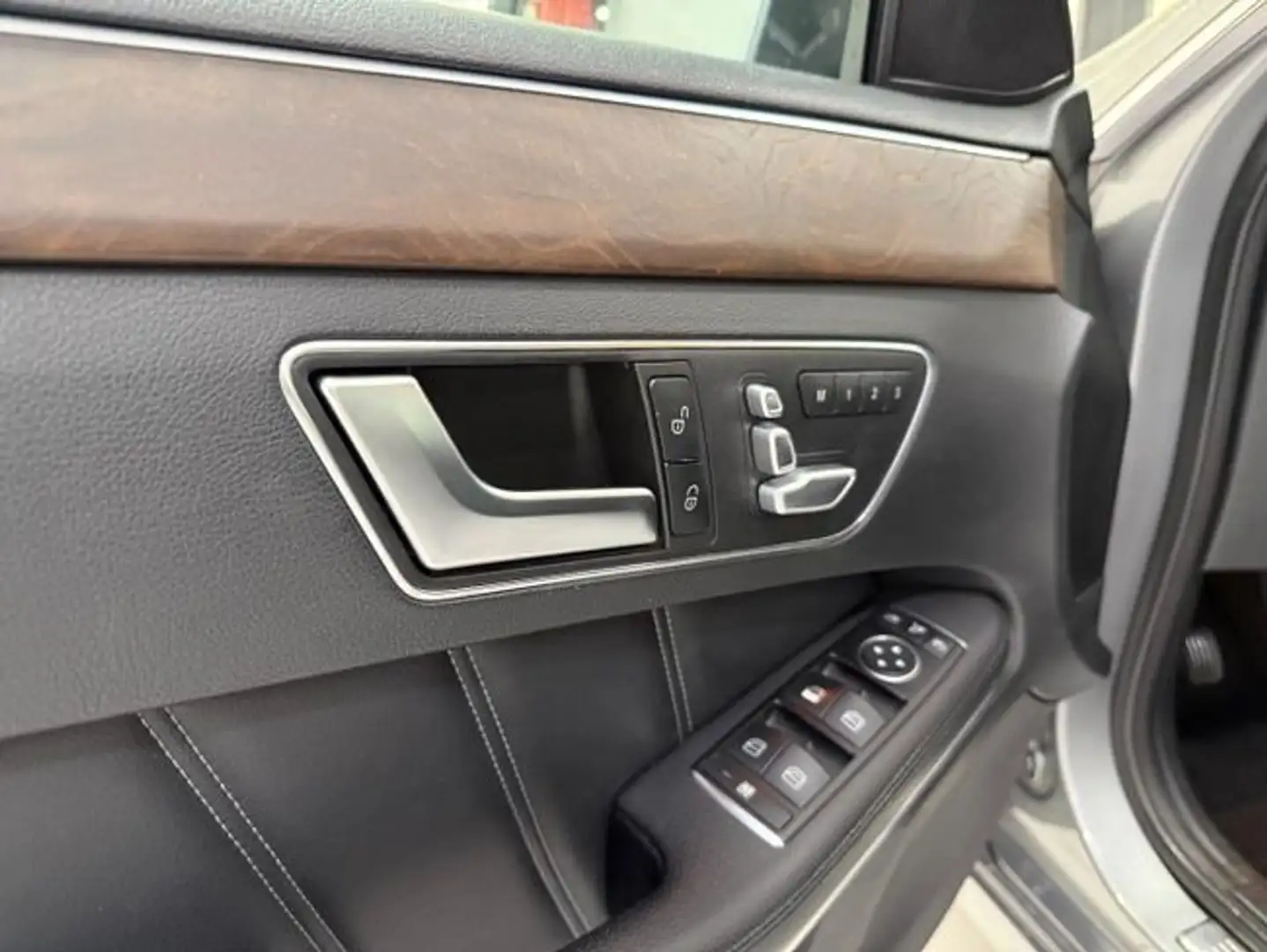 Mercedes-Benz E 300 BlueTEC HYBRID Zilver - 2