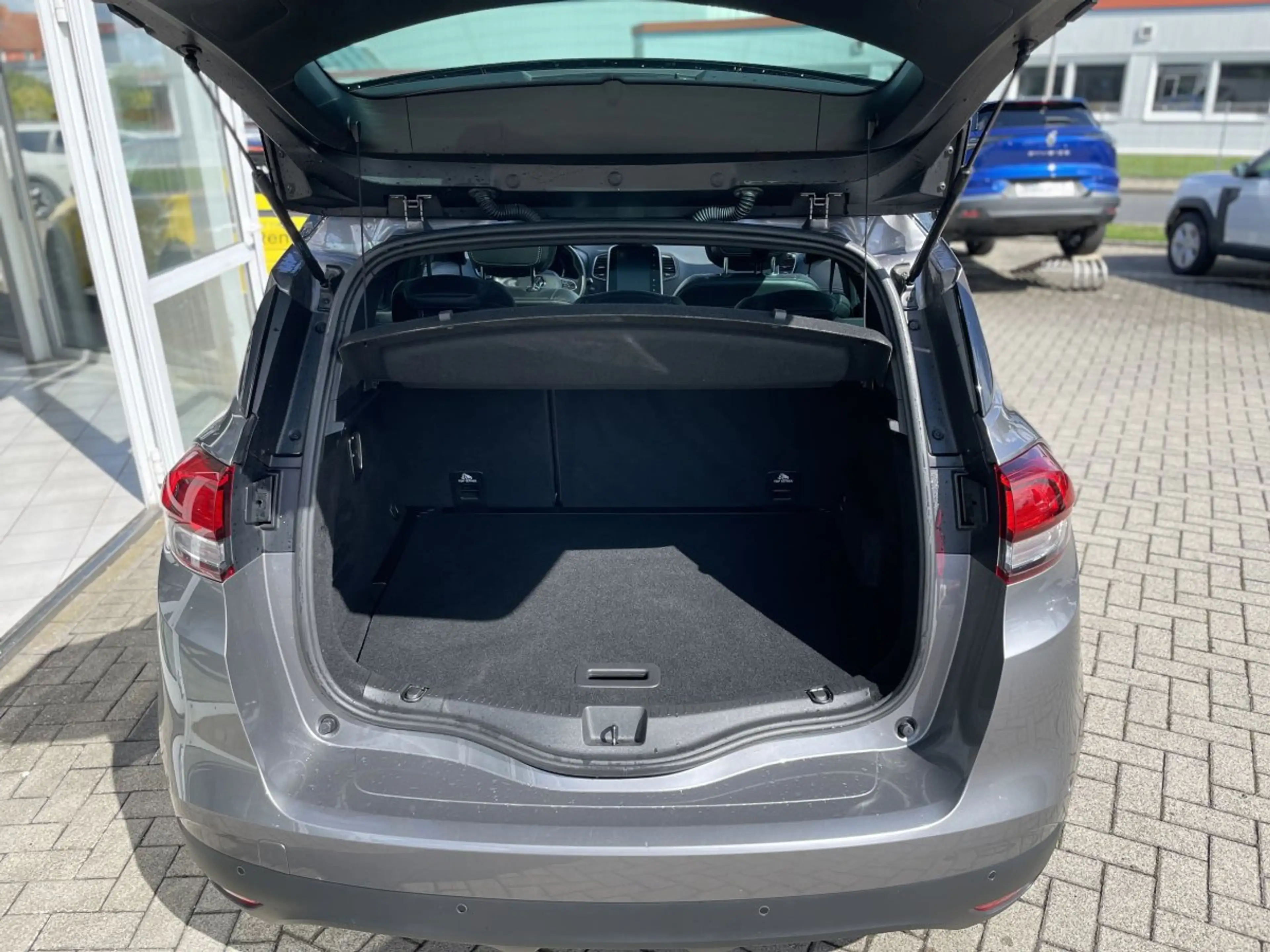 Renault Scenic IV Black Edition TCe 140 EDC Automatik, Kamera, Pa — photo 10