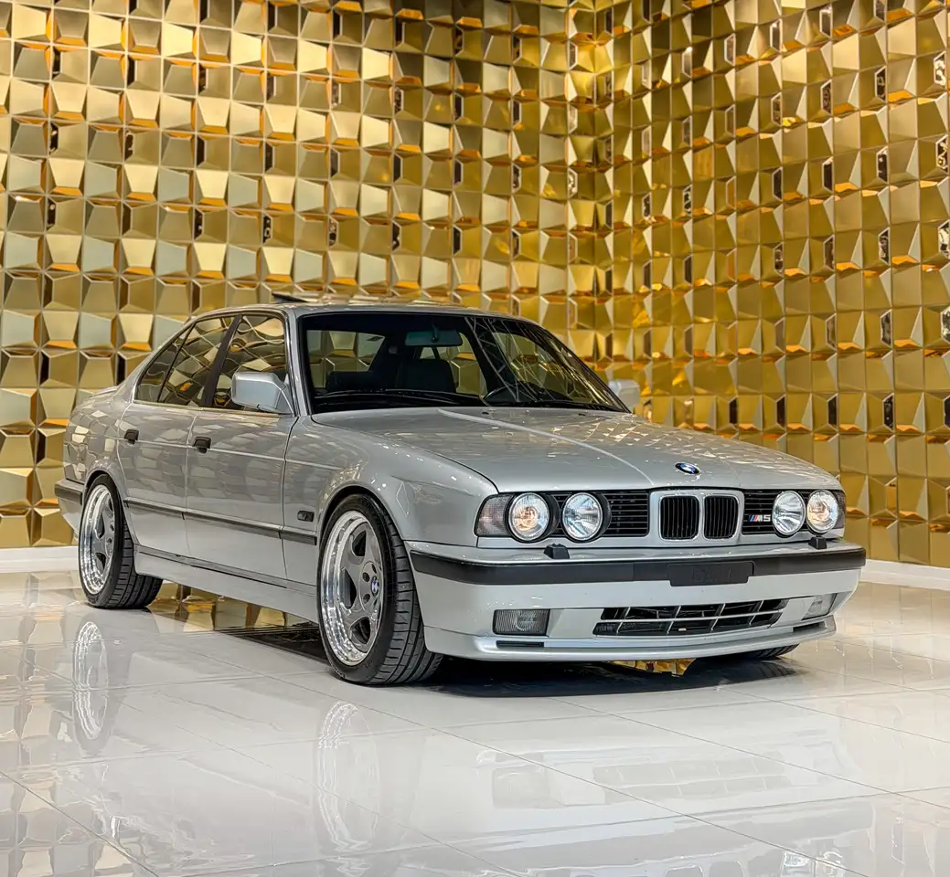 BMW M5 E34, foto 1