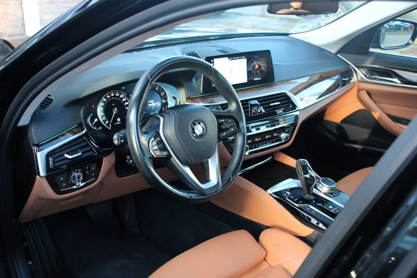 BMW 520 5-serie 520i High Executive | Automaat, 360 Camera Schwarz - 2