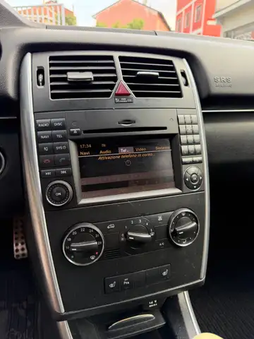 Mercedes-Benz B-Class view 10