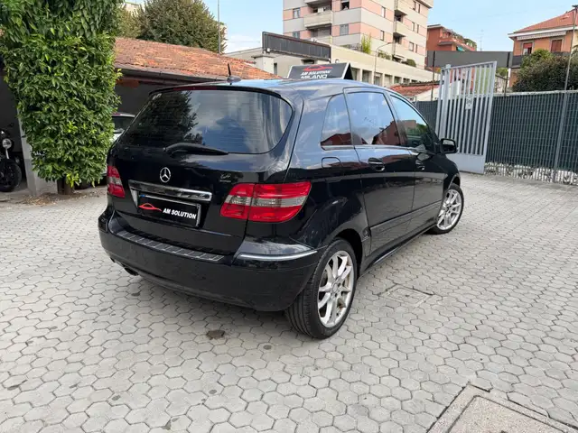 Mercedes-Benz B-Class view 3