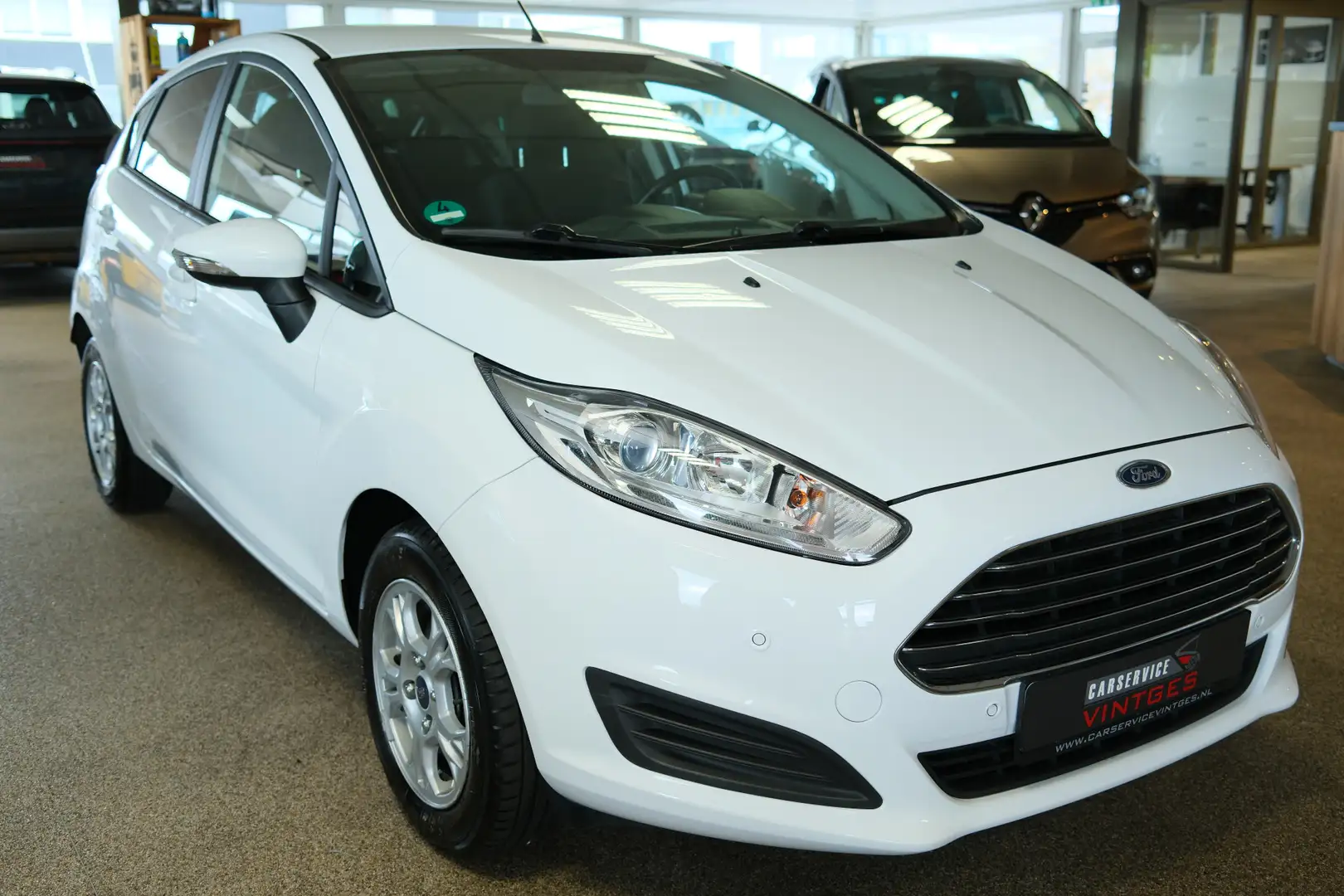 Ford Fiesta 1.25 Airco, Stoelverwarming, 5DRS PDC! Blanc - 2