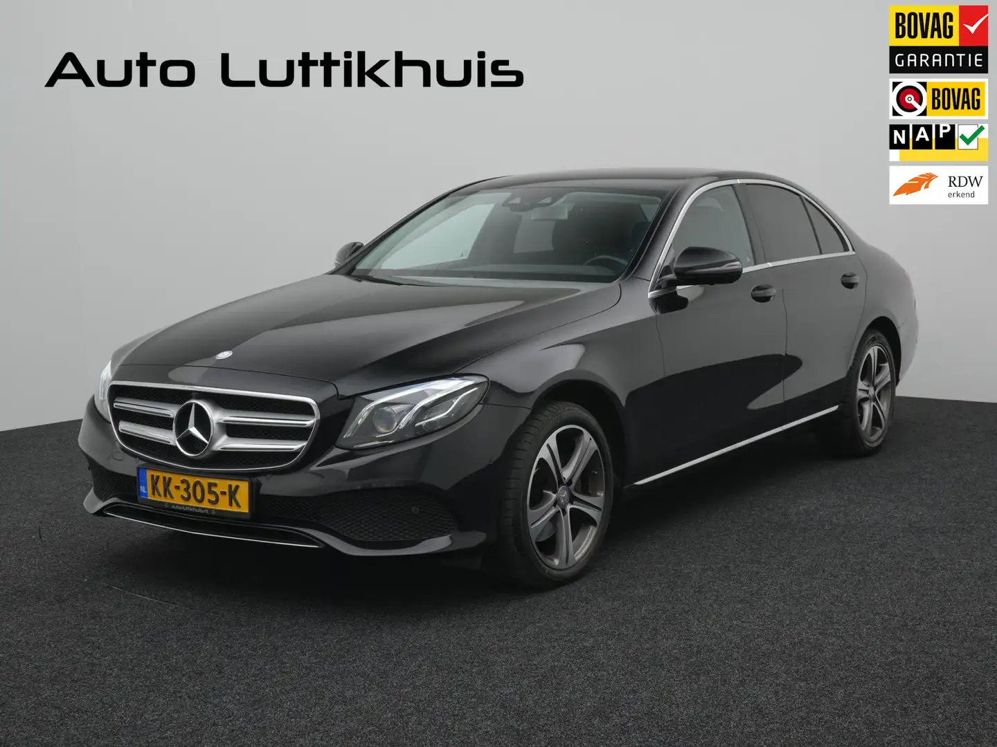 Mercedes-Benz E 200 Prestige Zwart - 1