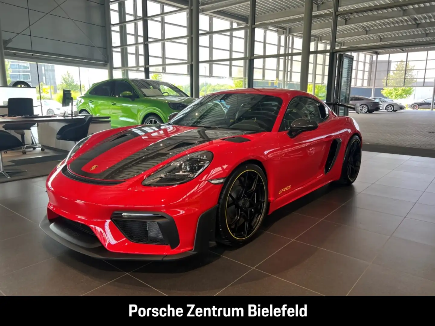 Porsche Cayman 718 GT4 RS Weissach-Paket Rückfahrkamera Красный - 1