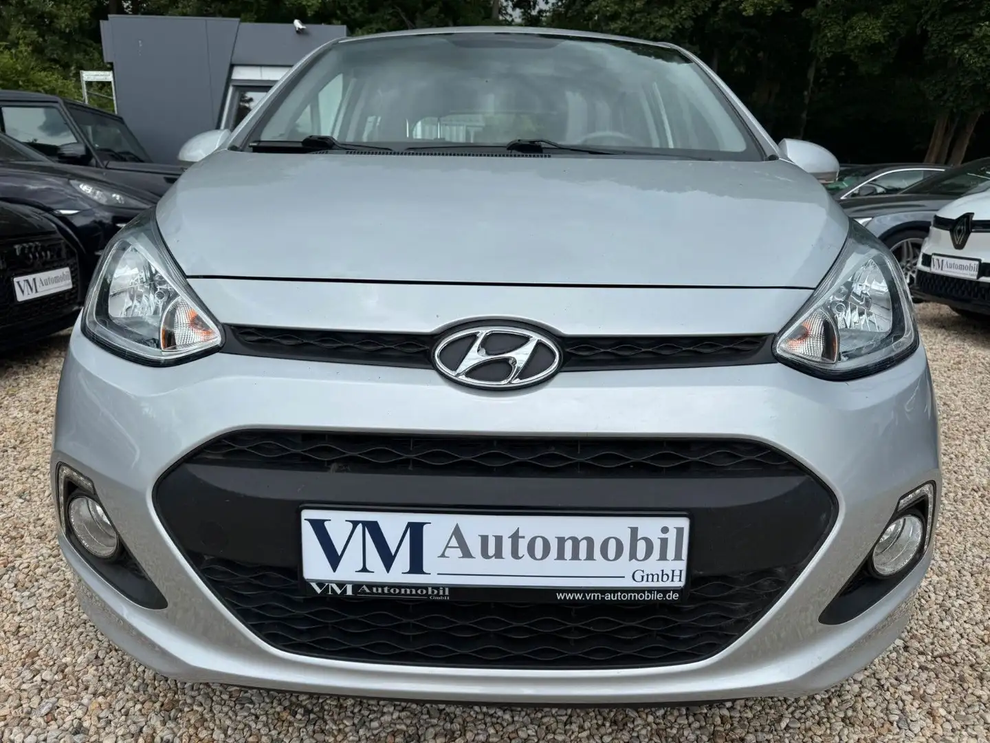 Hyundai i10 1.2 Style Autom. Sitz+LenkradHz*Klima*8Fach Silber - 2