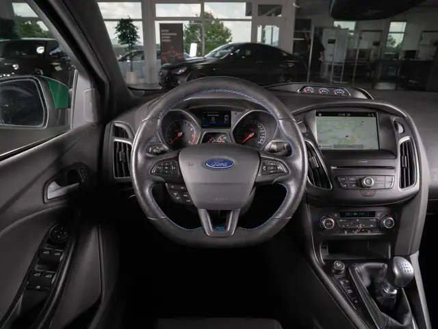 Ford Focus view 13
