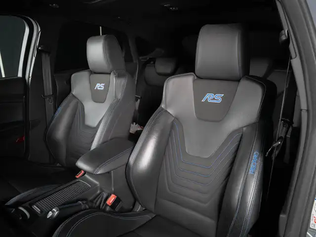 Ford Focus view 12