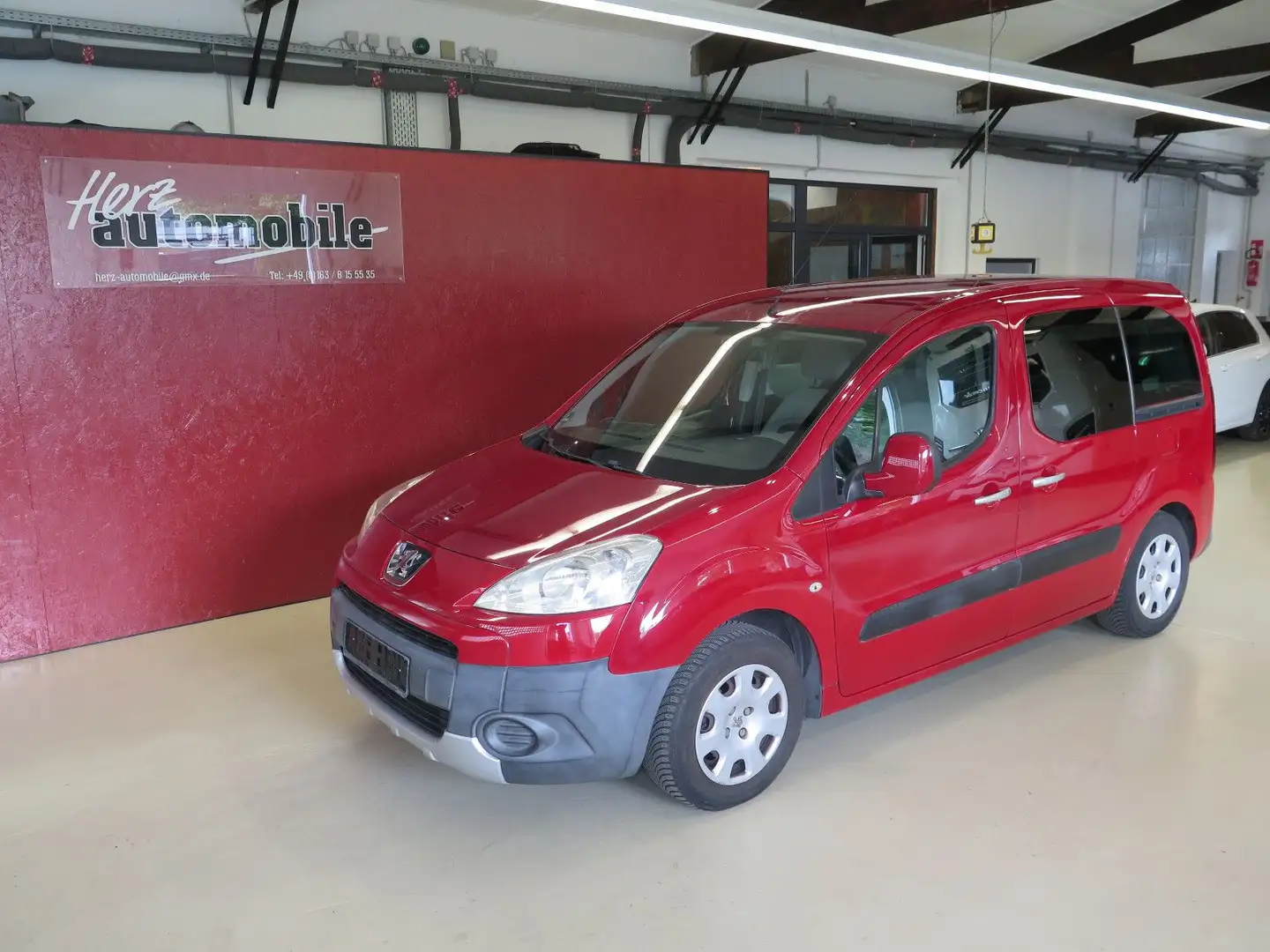 Peugeot Partner Tepee baugleich Berlingo+AHK+1Hand Rot - 1