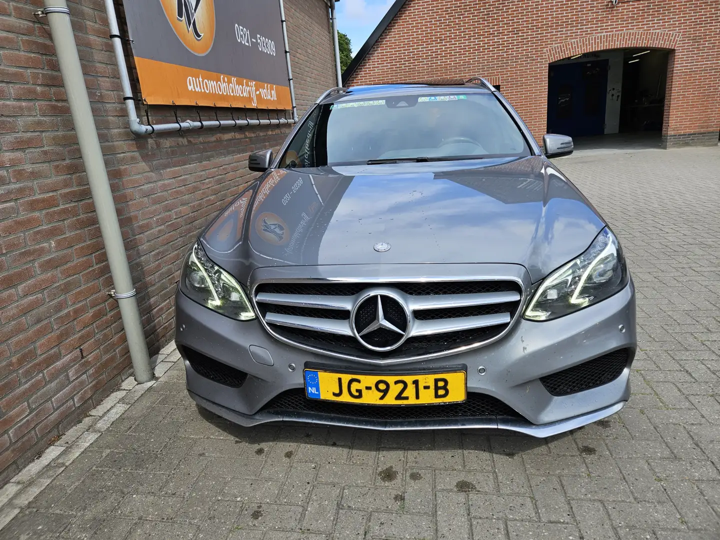 Mercedes-Benz E 250 Estate CDI 4MATIC Prestige Avantgarde Grijs - 2