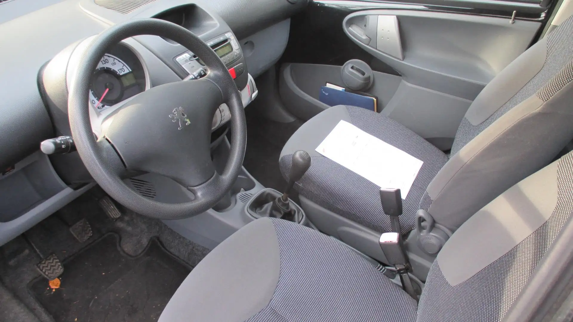 Peugeot 107 1.0-12V XS Zwart - 2