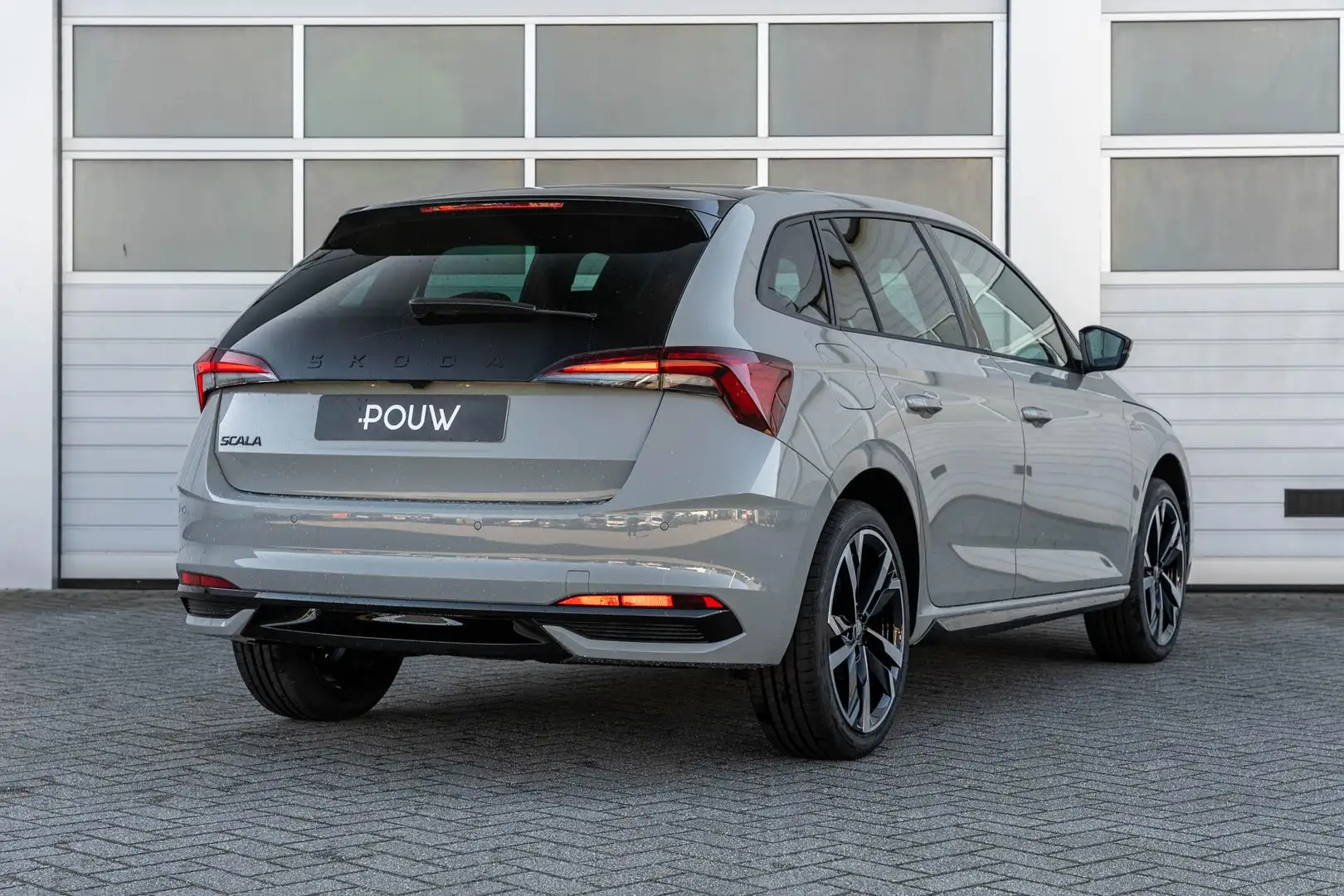 Skoda Scala 1.0 TSI 115pk DSG Monte Carlo | LMV 18'' | Achteru Grijs - 2