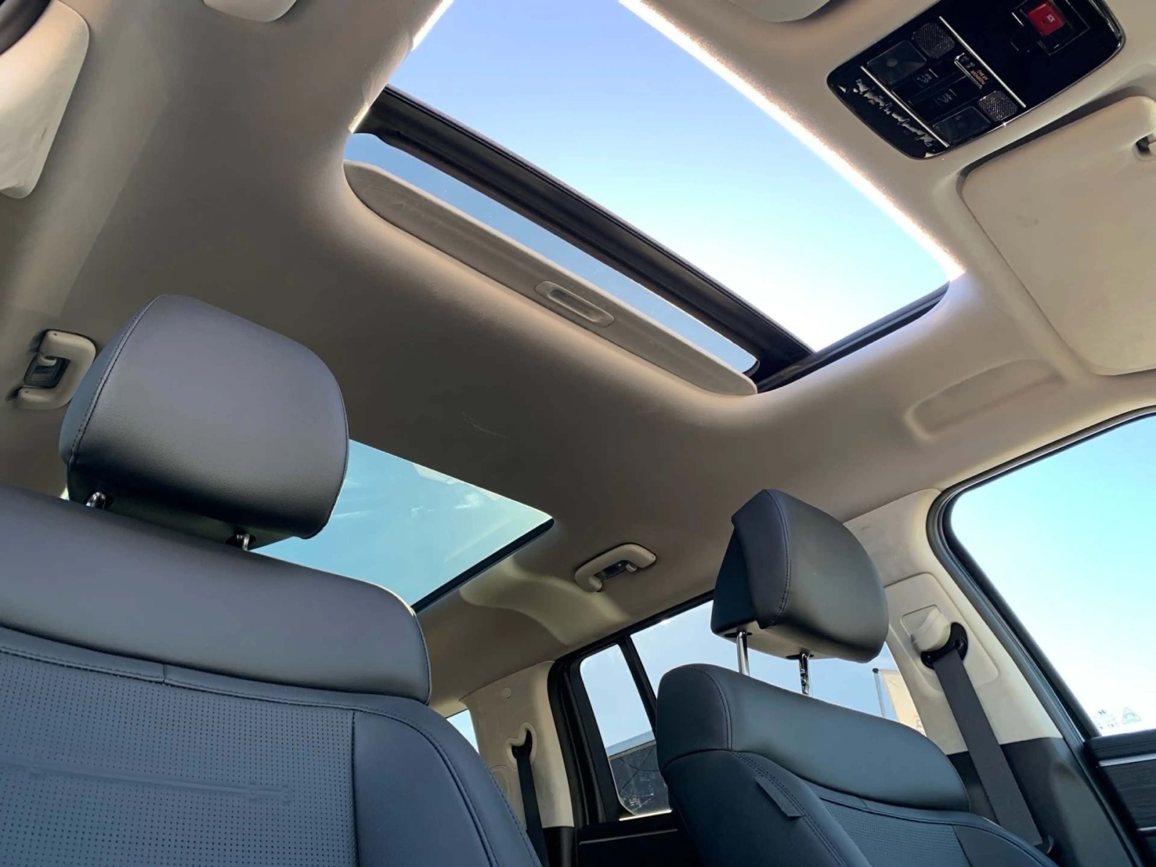 Hyundai SANTA FE 1.6T-GDI Signature Hybrid 4WD Schiebeda — photo 28