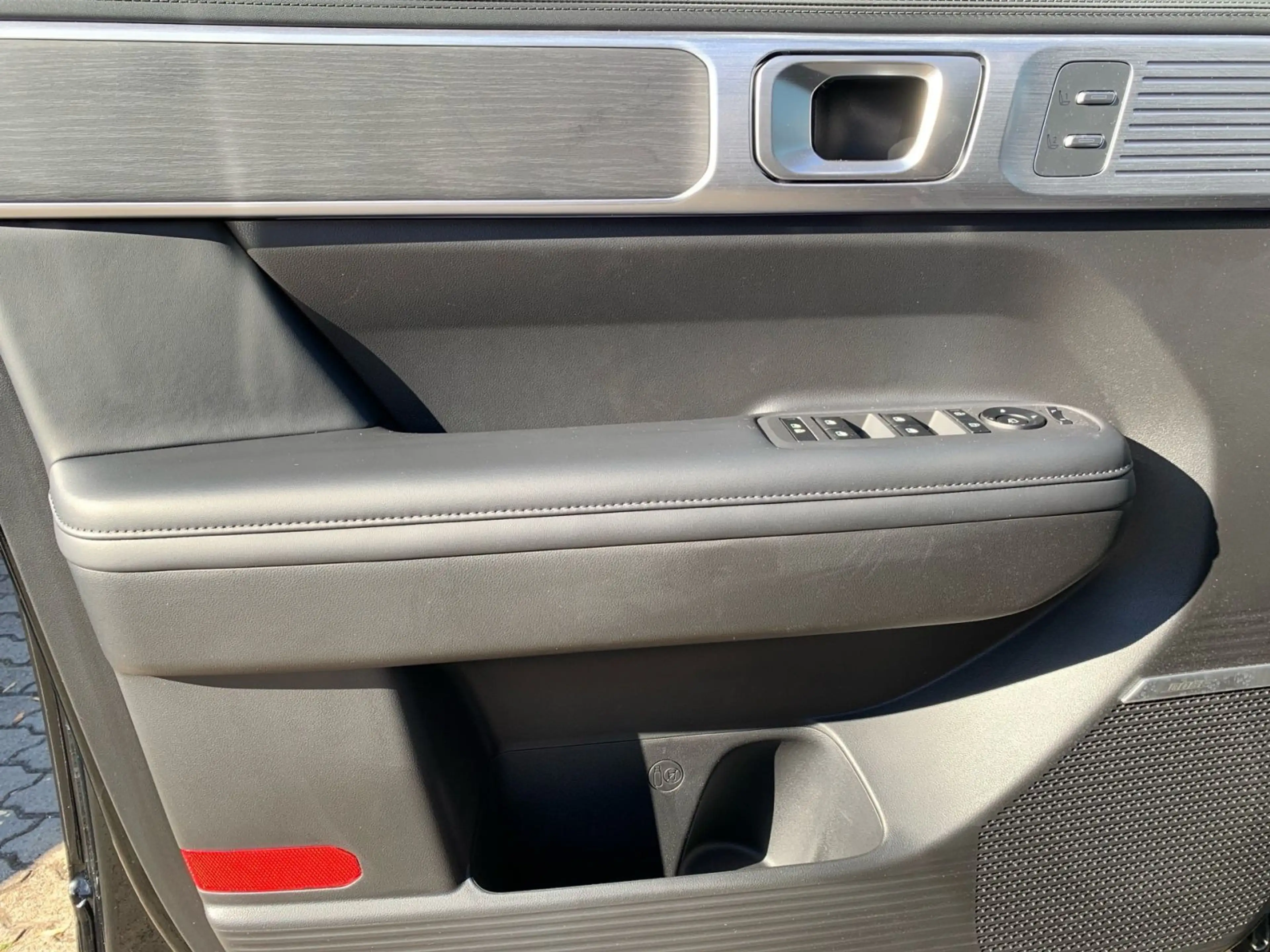 Hyundai SANTA FE 1.6T-GDI Signature Hybrid 4WD Schiebeda — photo 18