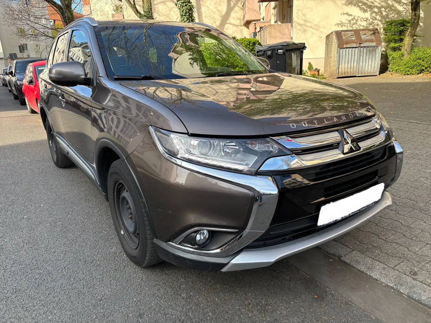 Mitsubishi Outlander Plus 2WD ClearTec 7Sitz E6 KlimAut St/St Kam Tempo Brun - 2