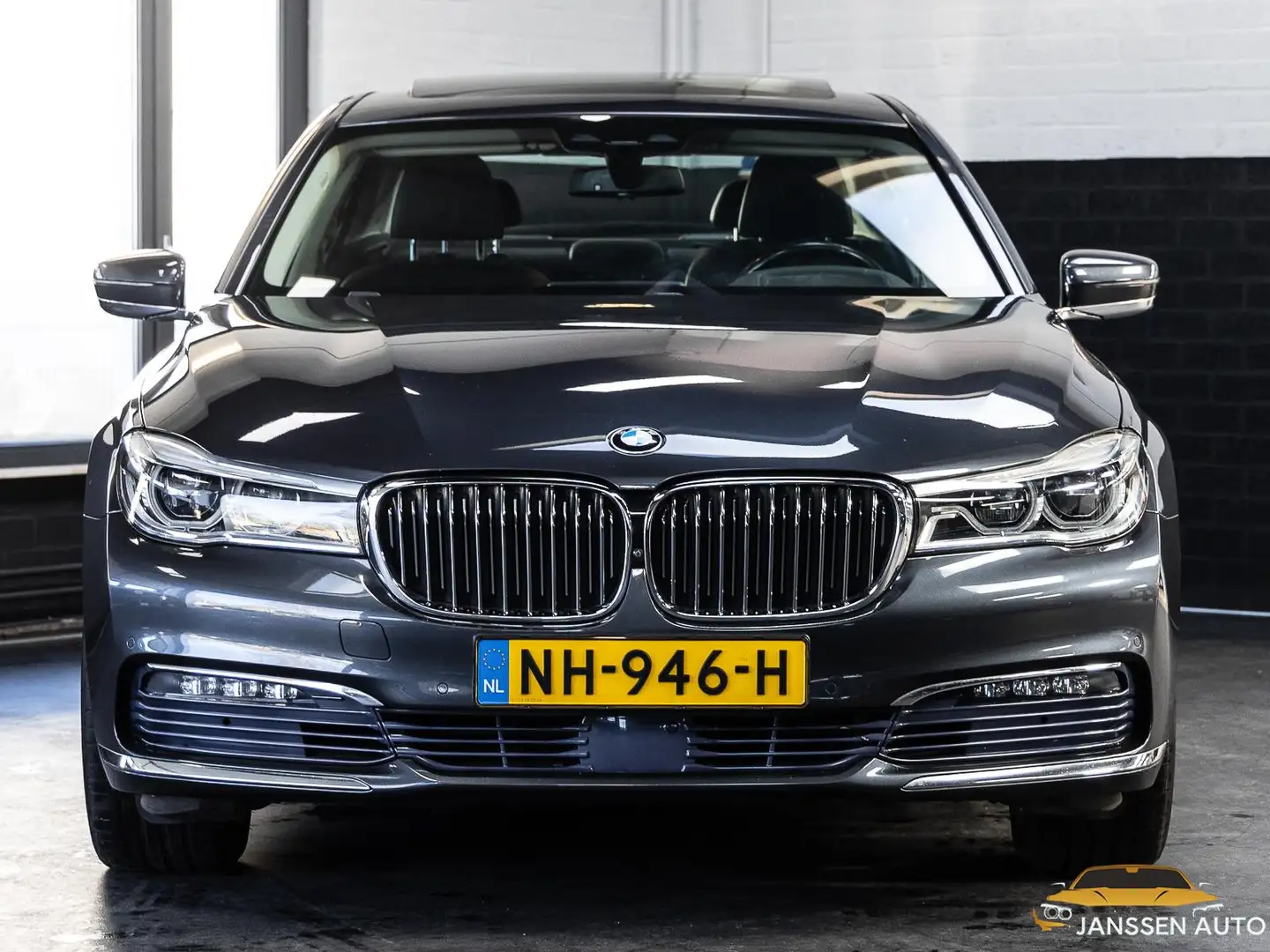 BMW 740 7-serie 740e iPerformance High Executive Szary - 2