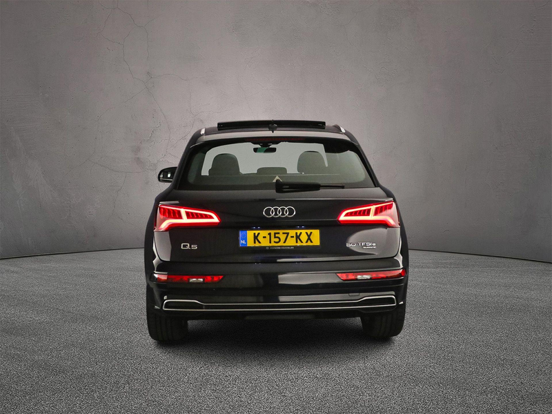 Audi Q5 50 TFSI e quattro S edition | Luchtvering | Achter — photo 4