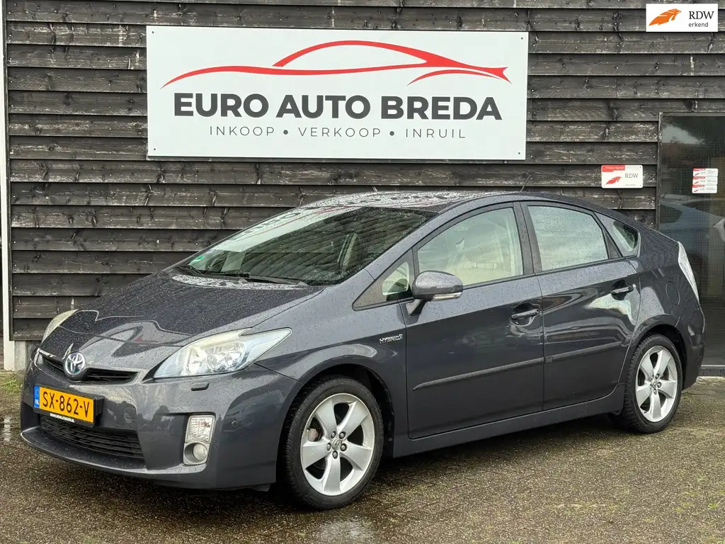 Toyota Prius 2011 из Европы — купить под ключ