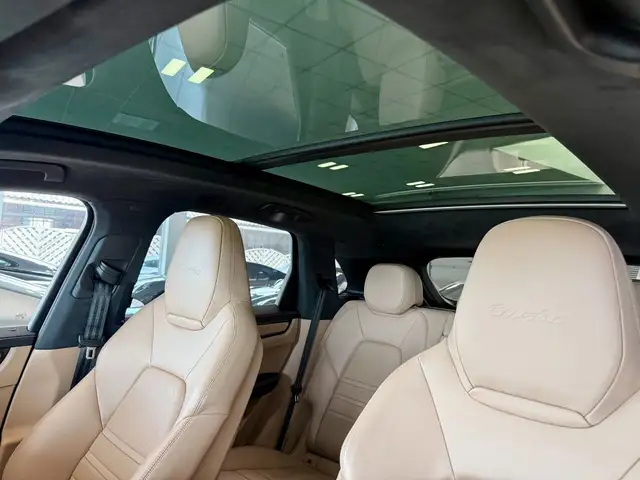 Porsche Cayenne view 7