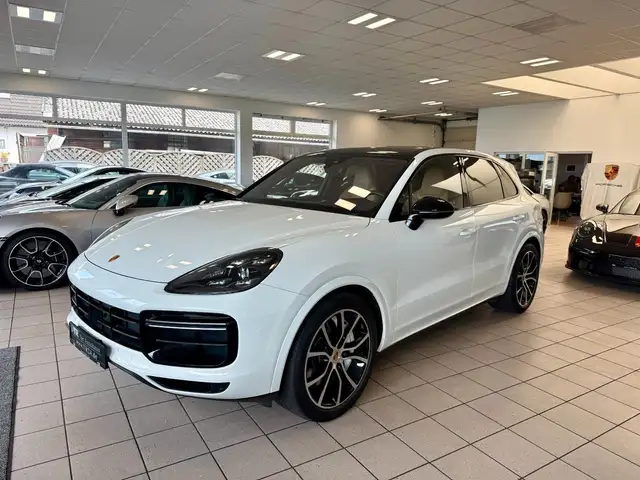 Porsche Cayenne view 2