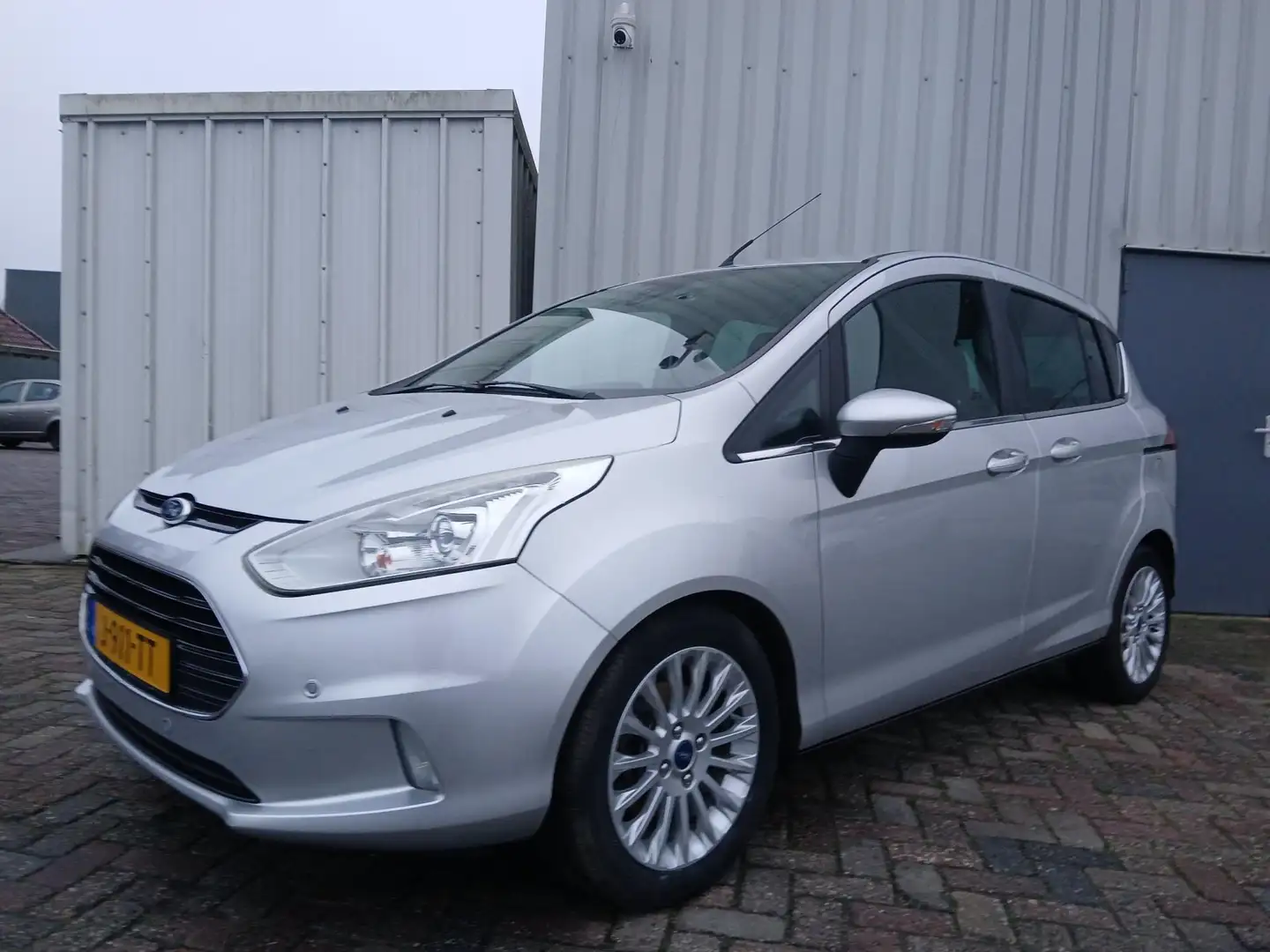 Ford B-Max 1.0 EcoBoost Titanium MOTOR SCHADE!! Grijs - 2