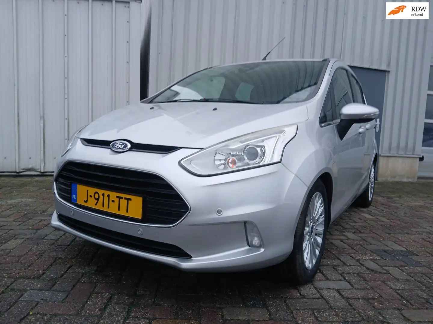 Ford B-Max 1.0 EcoBoost Titanium MOTOR SCHADE!! Grijs - 1
