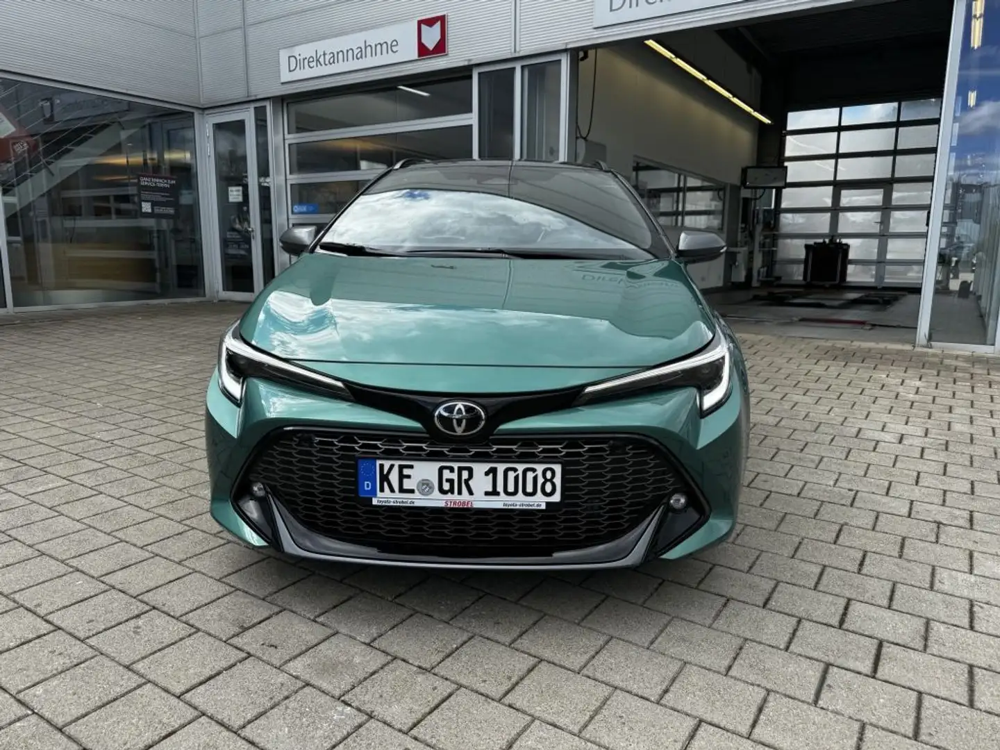 Toyota Corolla 2.0 Hybrid Touring Sports GR Sport Grün - 2