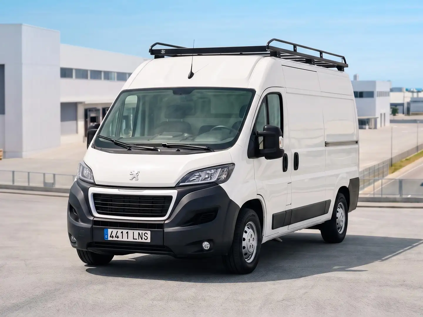 Peugeot Boxer Furgón 333 L2H2 BHDI 140cv Start&Stop 6Vel. Año 2021 74.000 km Blanco - 2