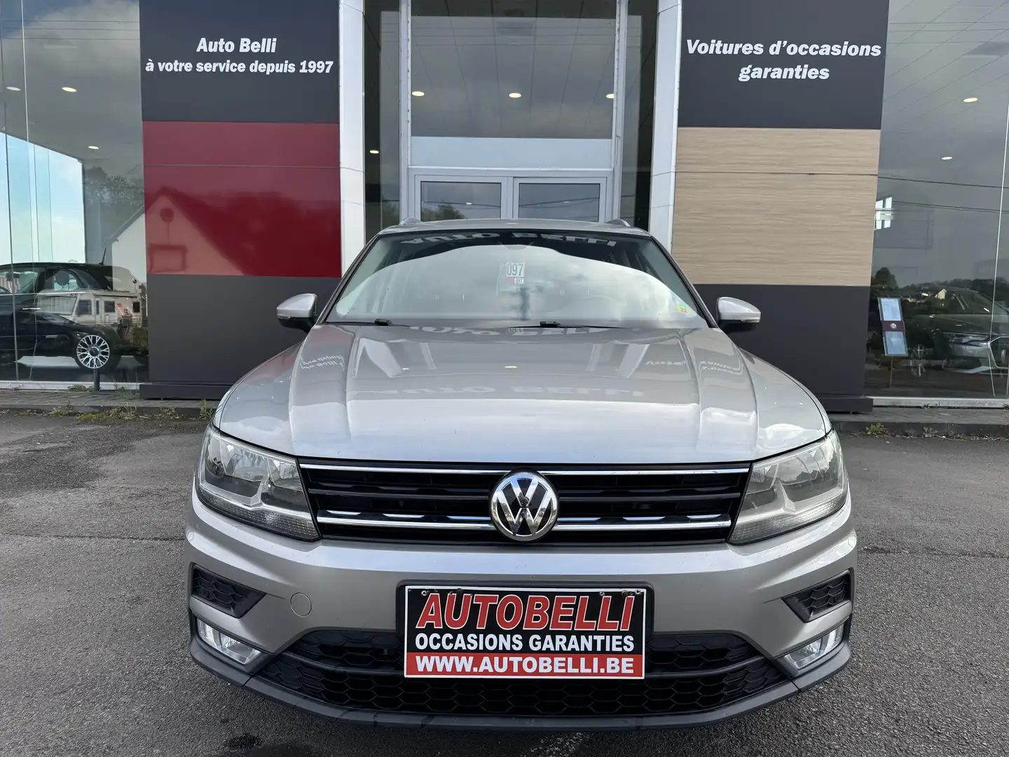 Volkswagen Tiguan 2.0 TDi Comfortline**GPS**CAPTEUR**EURO 6B!! Grau - 2