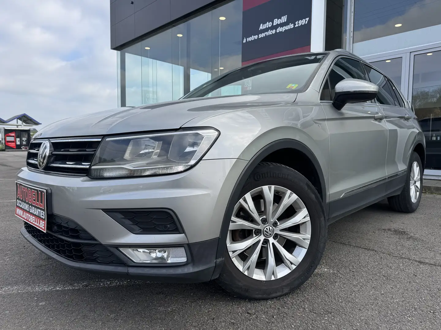 Volkswagen Tiguan 2.0 TDi Comfortline**GPS**CAPTEUR**EURO 6B!! Grau - 1