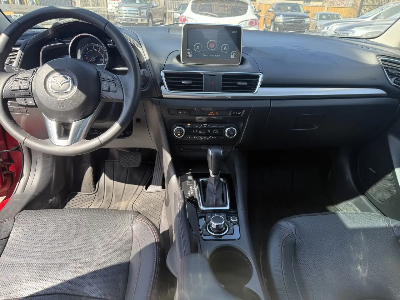 Mazda 3 снимка Mazda 3