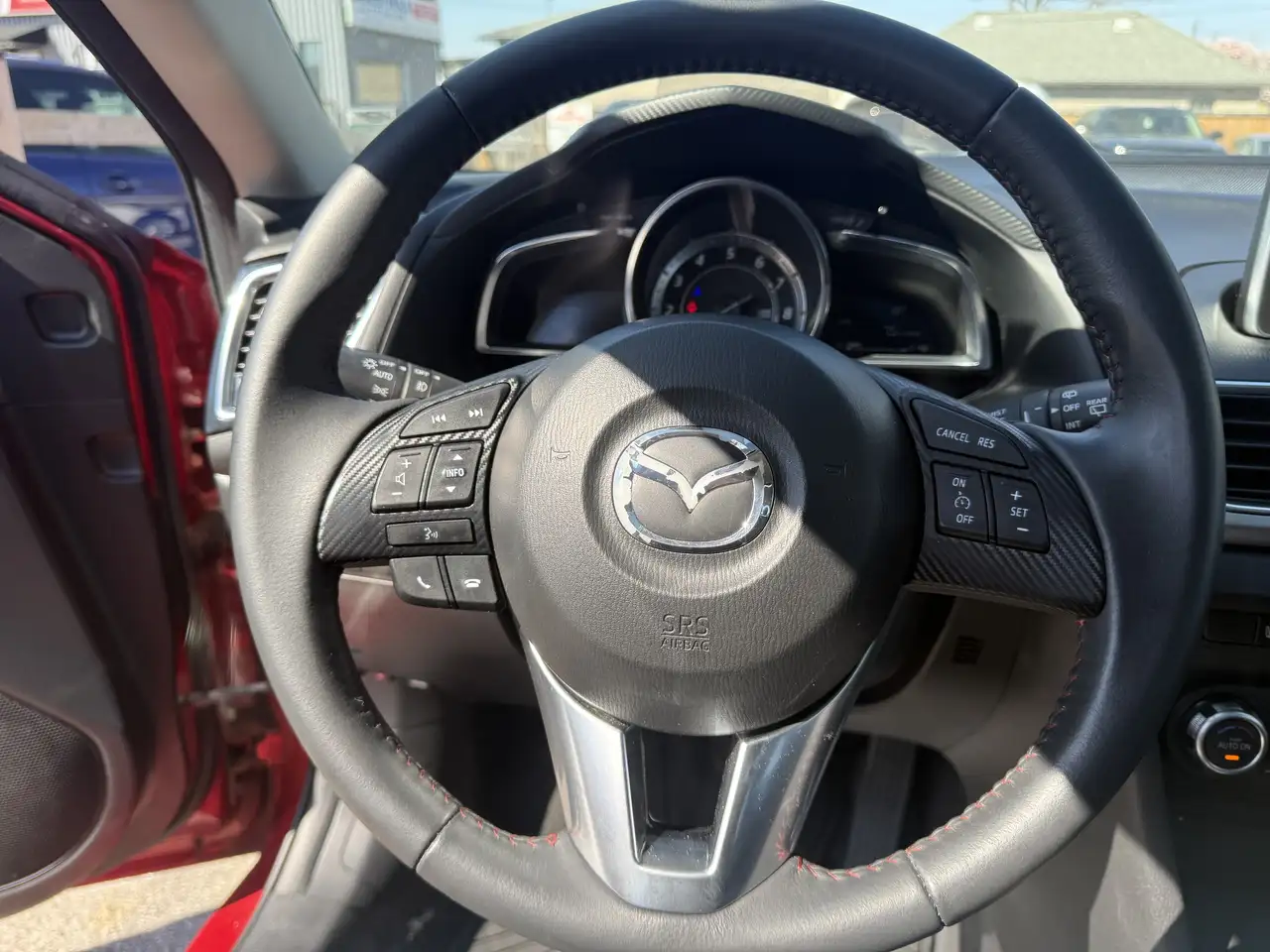 Mazda 3 снимка Mazda 3