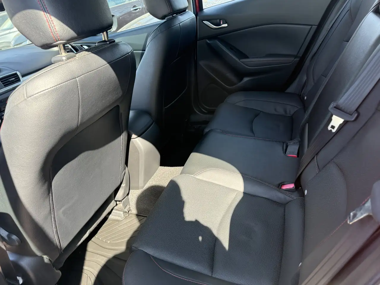 Mazda 3 снимка Mazda 3