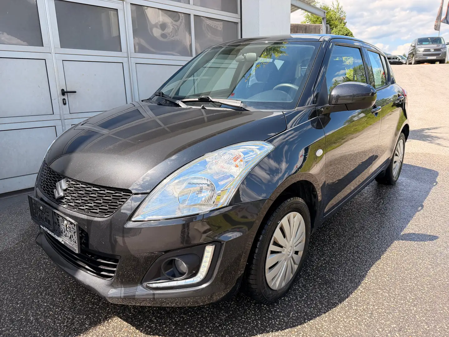 Suzuki Swift 4WD Shine Schwarz - 1