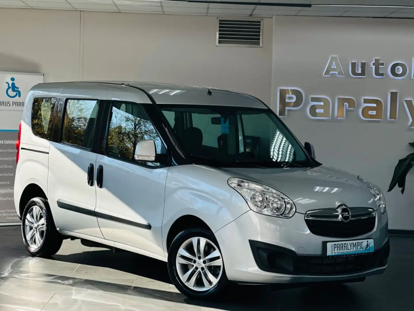 Opel Combo D Edition Behindertengerecht-Rampe Stříbrná - 2