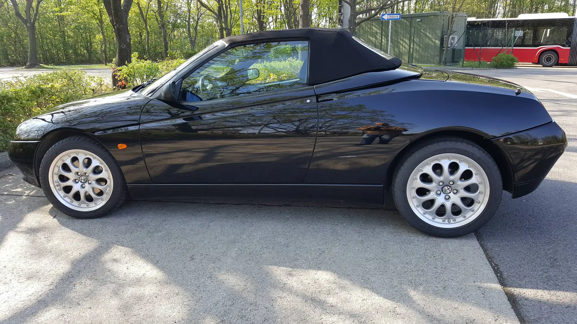 Alfa Romeo Spider Schwarz - 1