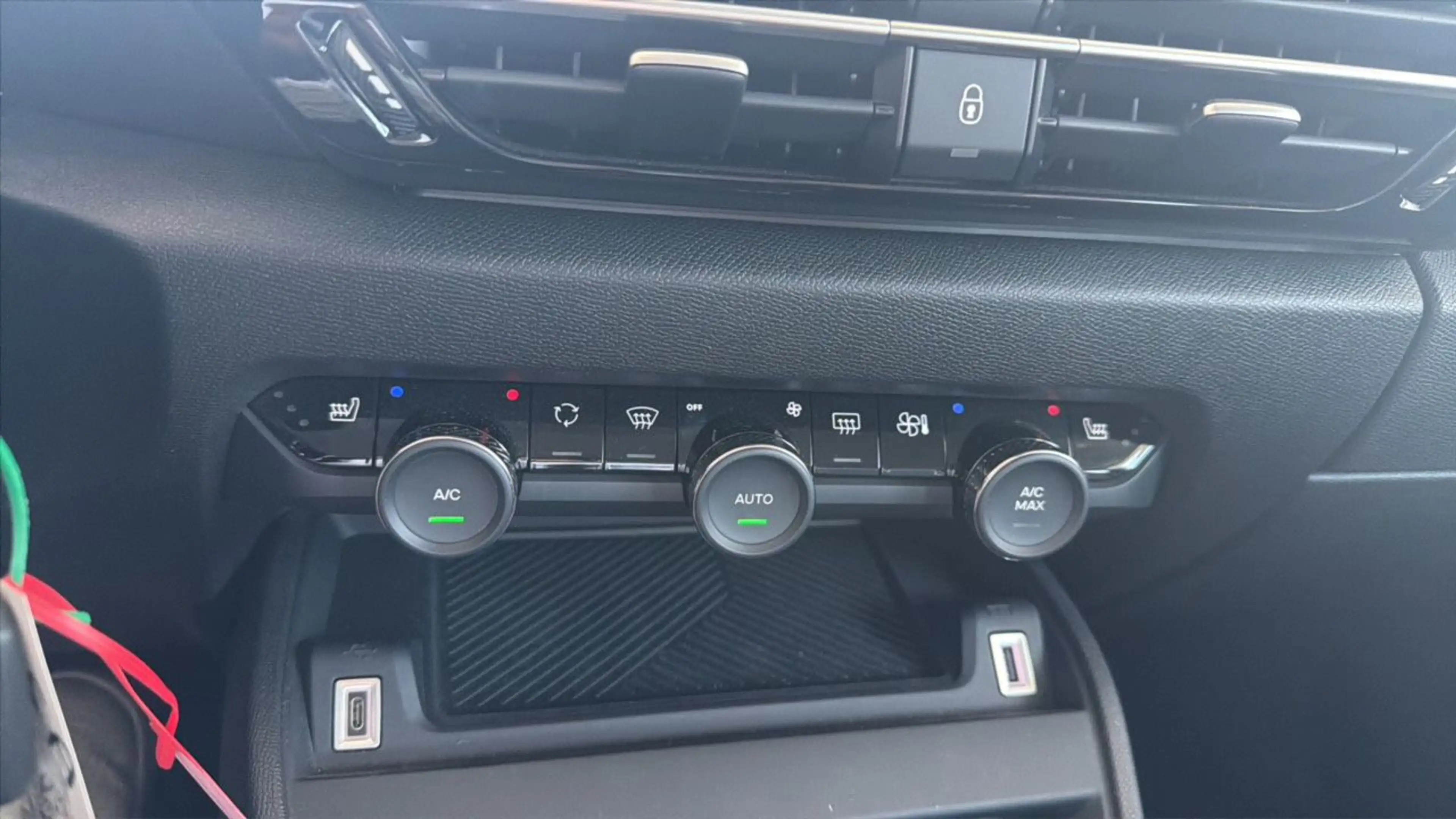 Citroen C4 Elektromotor e-Feel Pack — photo 15