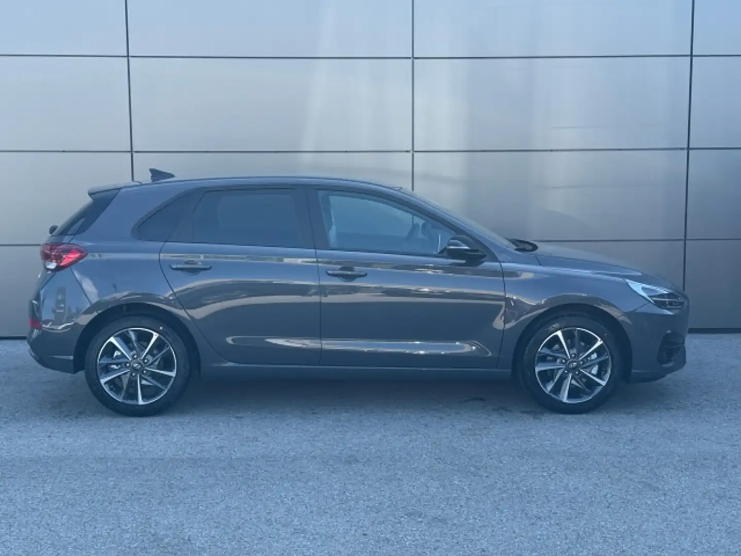 Hyundai i30 PD GO Plus 1.0T-GDI Grau - 2