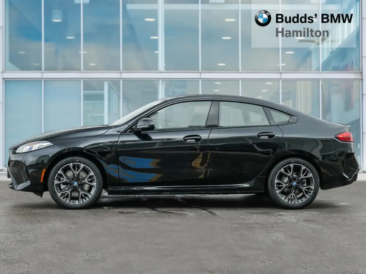 BMW 2 Series снимка BMW 2 Series