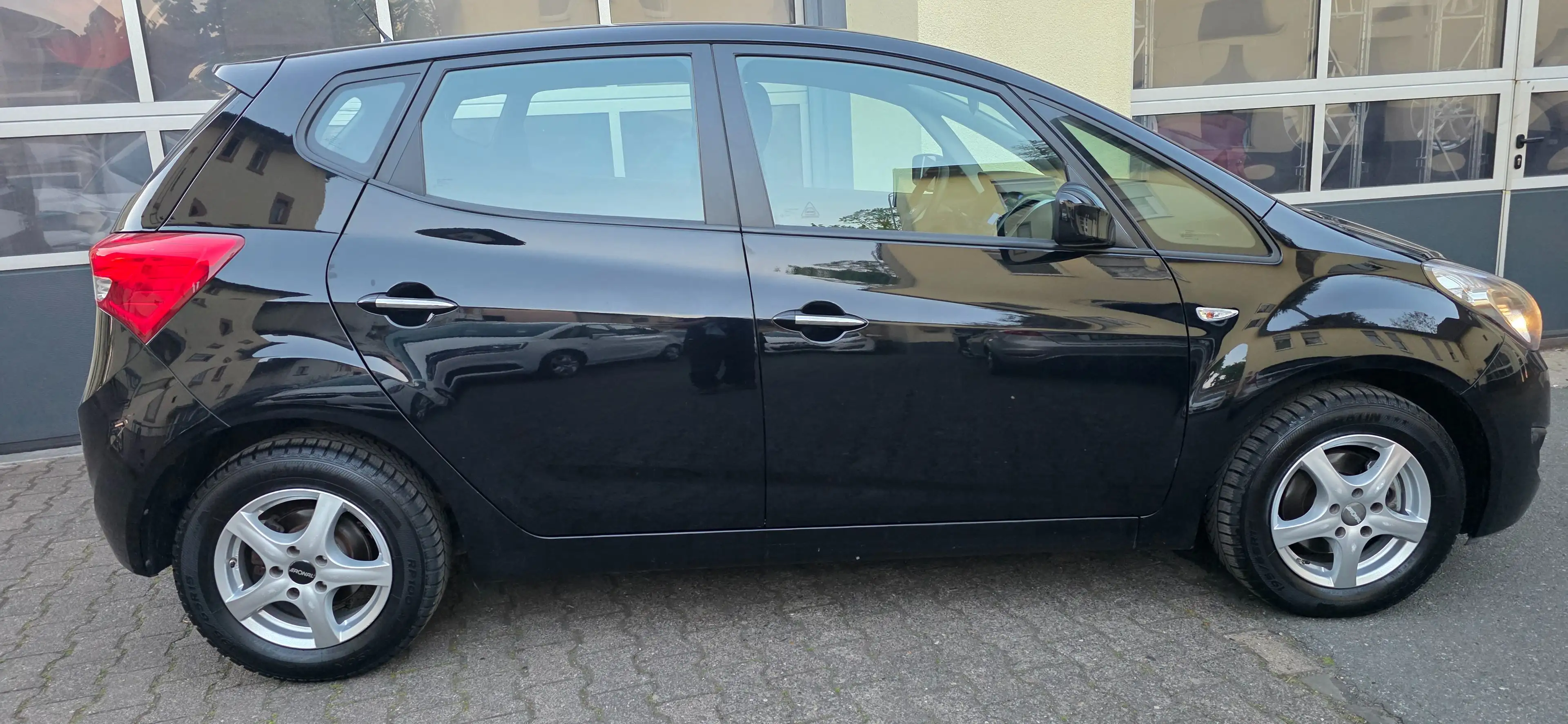 Hyundai iX20 FIFA world Cup Edition*Aut*PDC*Garantie — photo 6
