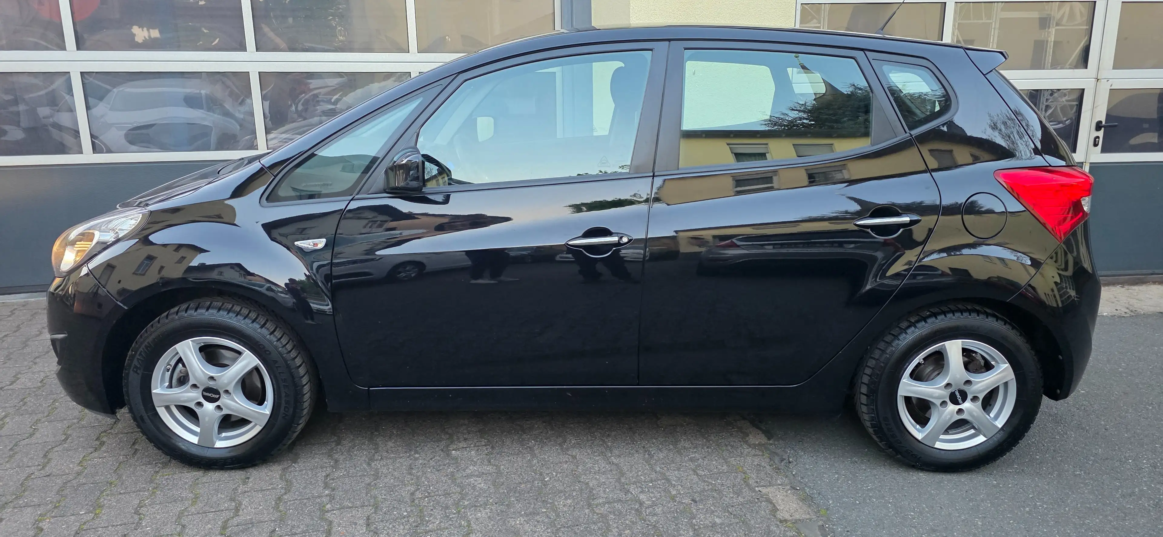 Hyundai iX20 FIFA world Cup Edition*Aut*PDC*Garantie — photo 5