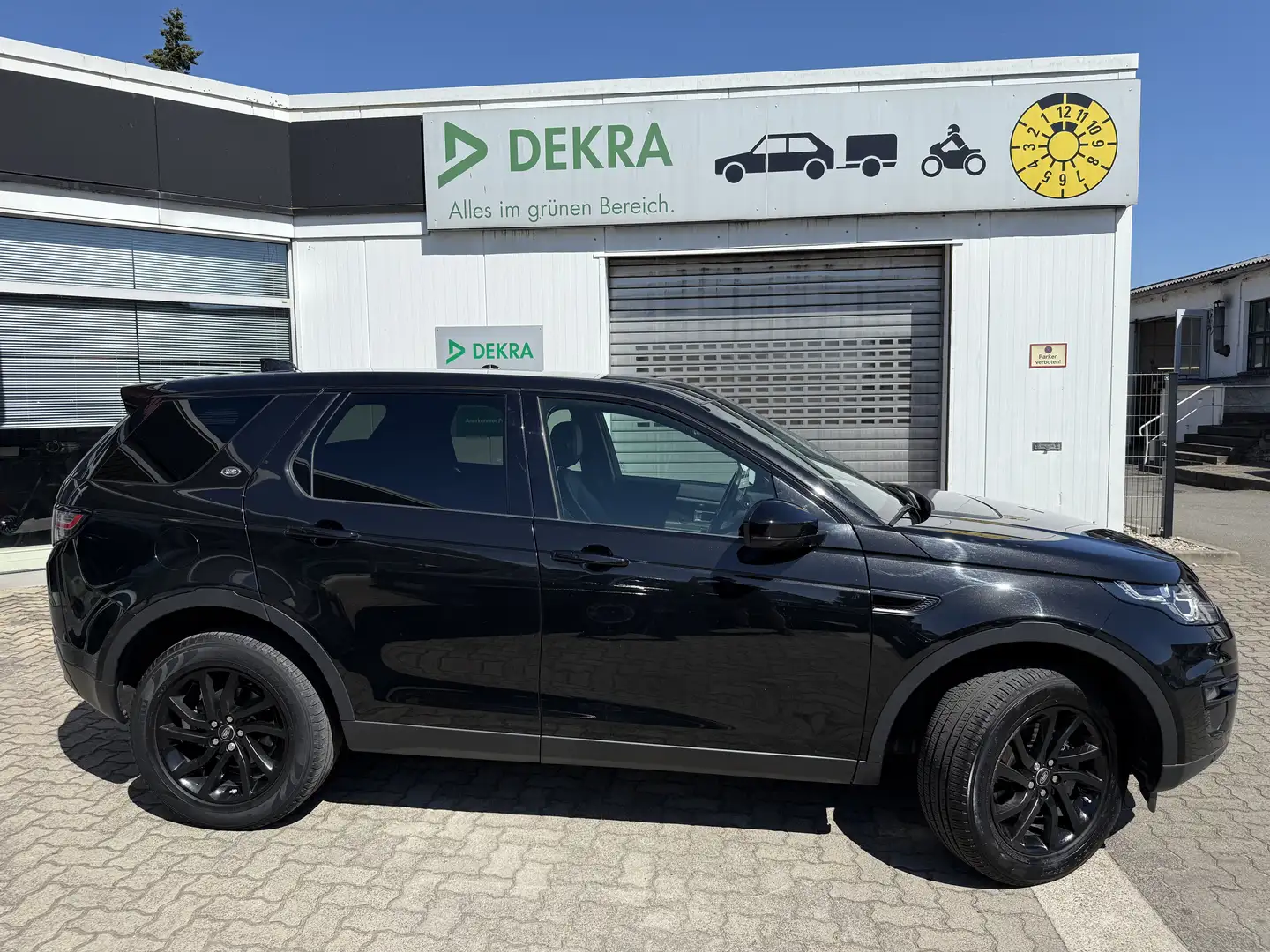 Land Rover Discovery Sport TD4 Aut. HSE Luxury mit Klima/Navi/Leder/Pano/Alus Negro - 2