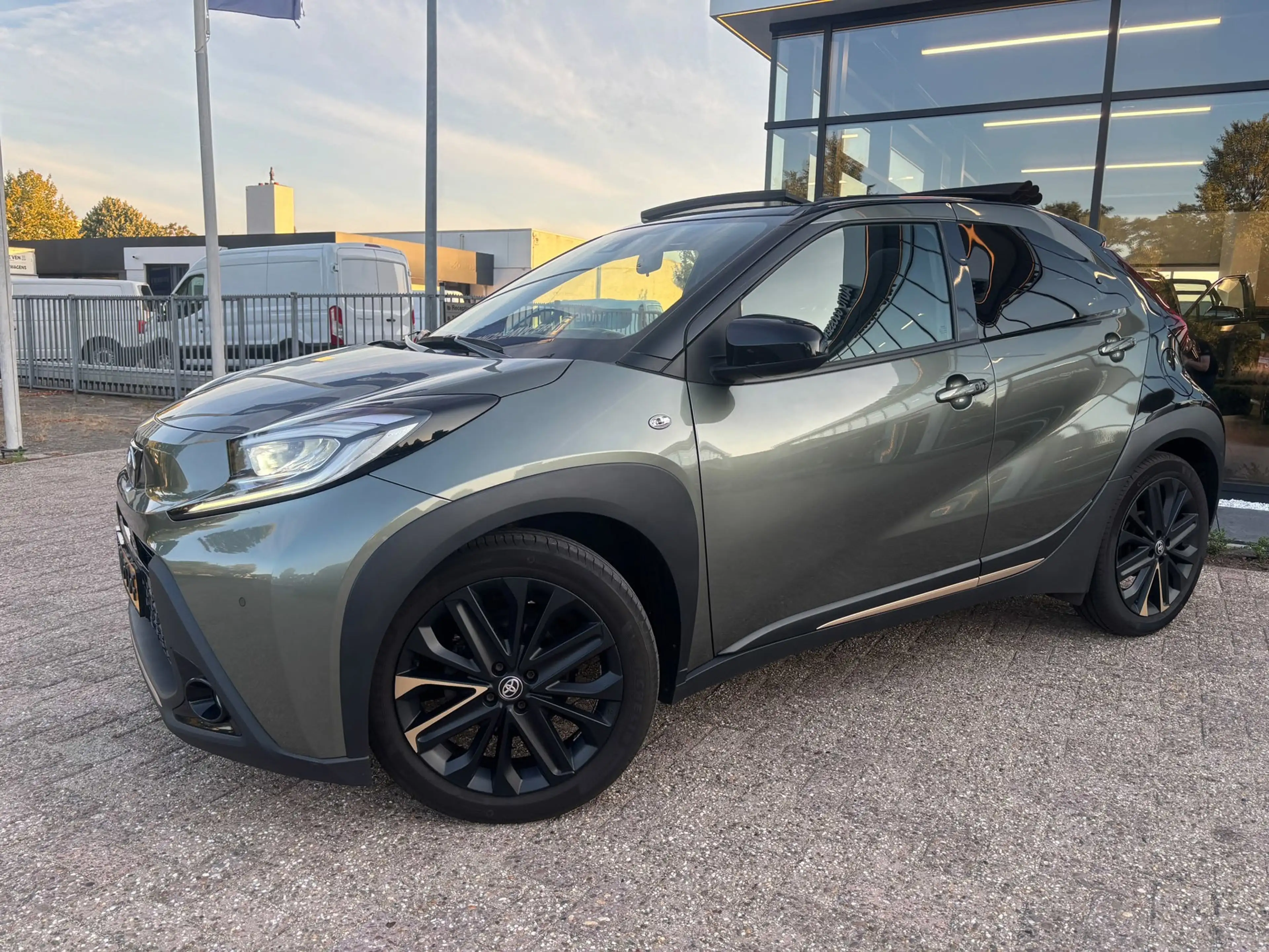 Toyota Aygo X 1.0 VVT-i MT Premium|Vouwdak! — photo 2