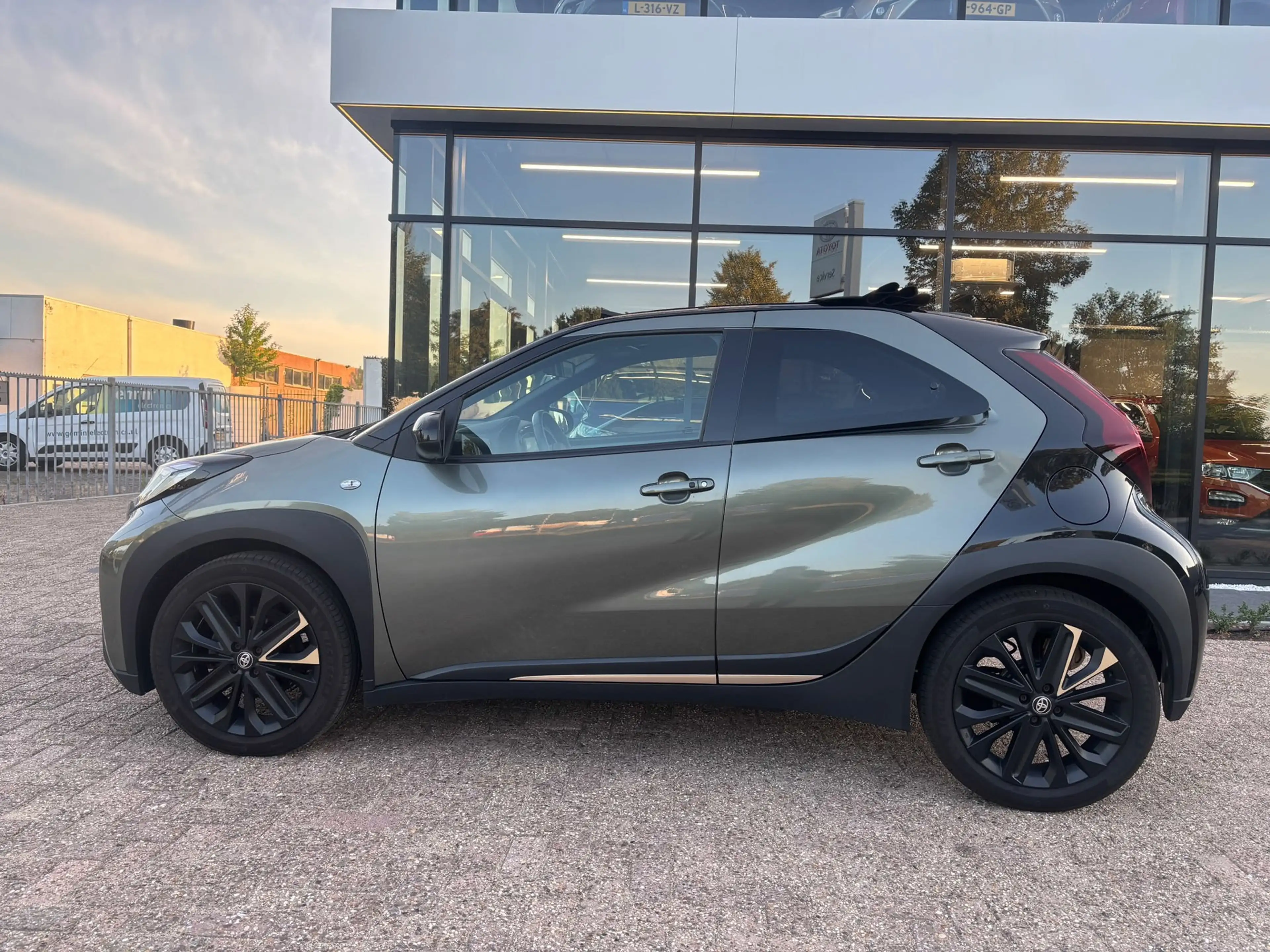 Toyota Aygo X 1.0 VVT-i MT Premium|Vouwdak! — photo 4