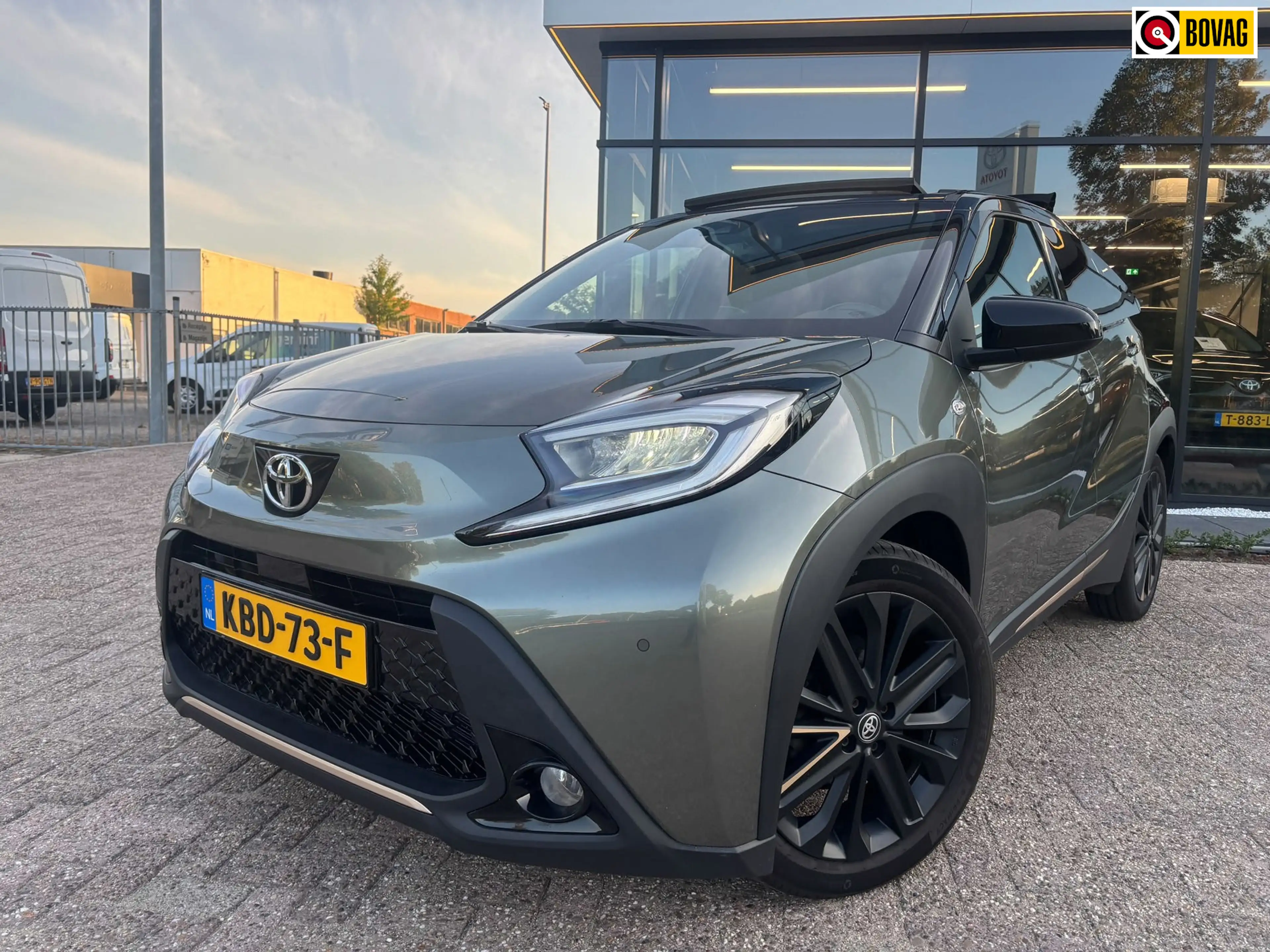 Toyota Aygo X 1.0 VVT-i MT Premium|Vouwdak!