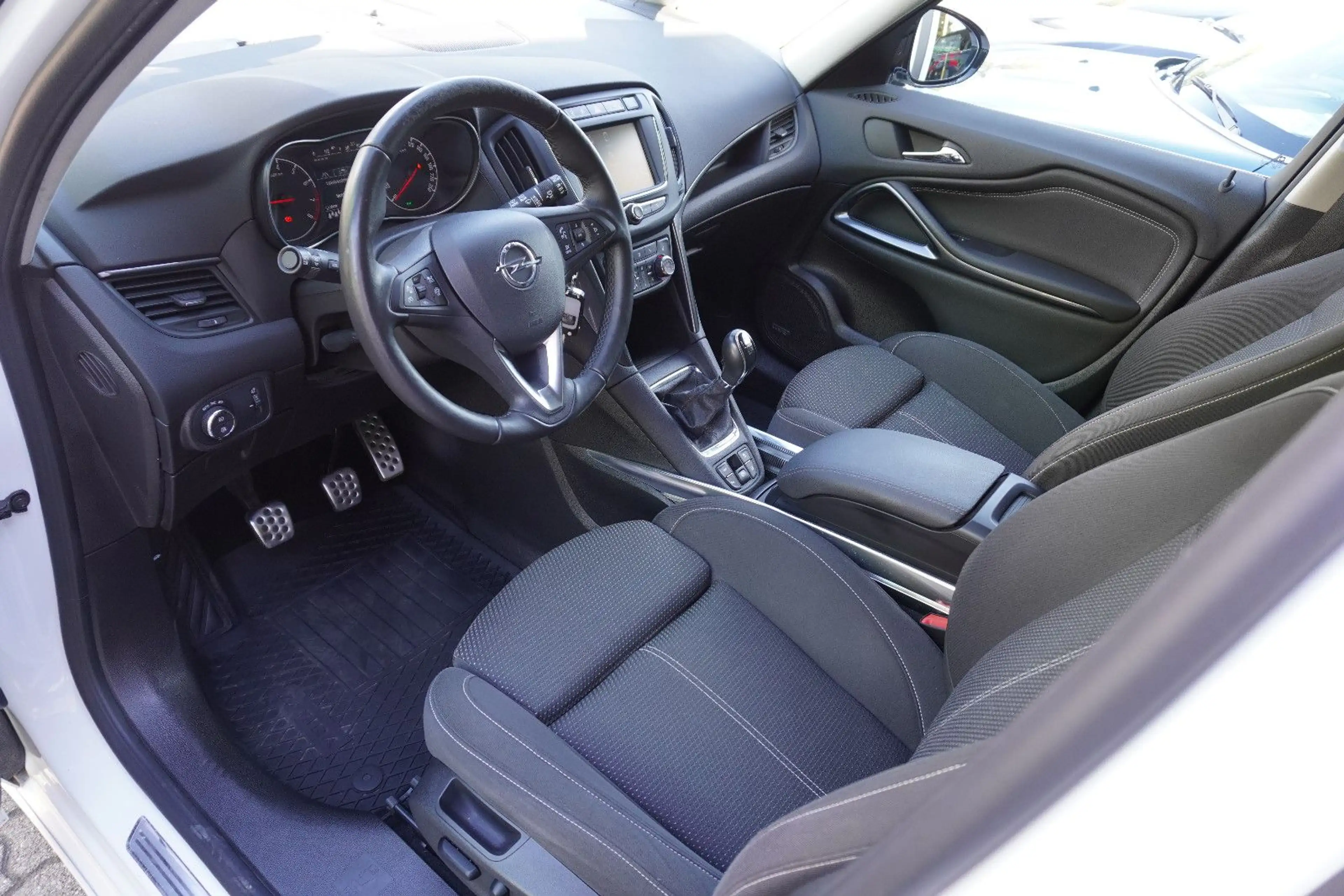 Opel Zafira C Inno ~OPC-7Sitzer~Line~Navi~Infinity~ — photo 8