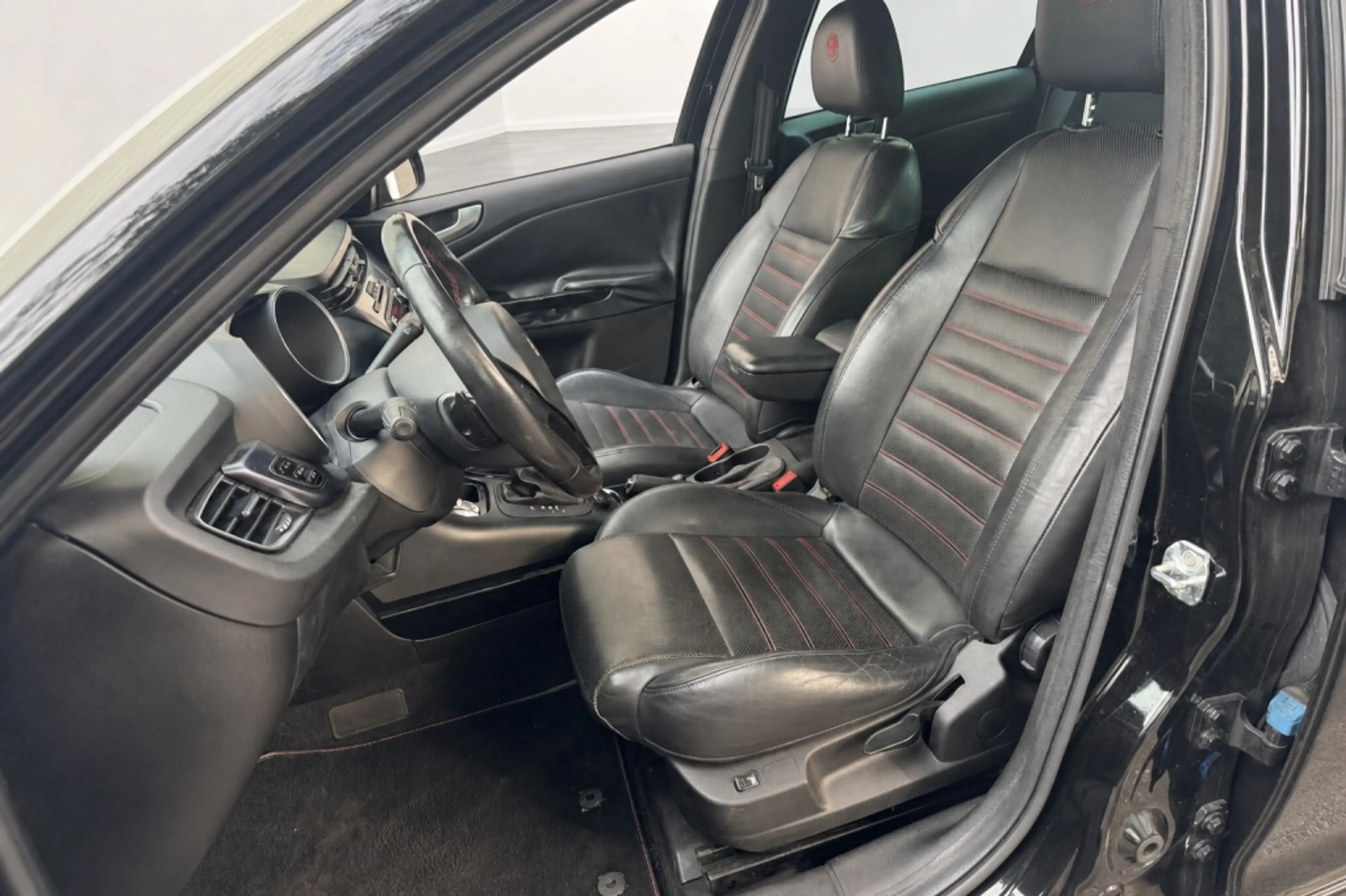 Alfa Romeo Giulietta 1.4 T Distinctive — photo 12