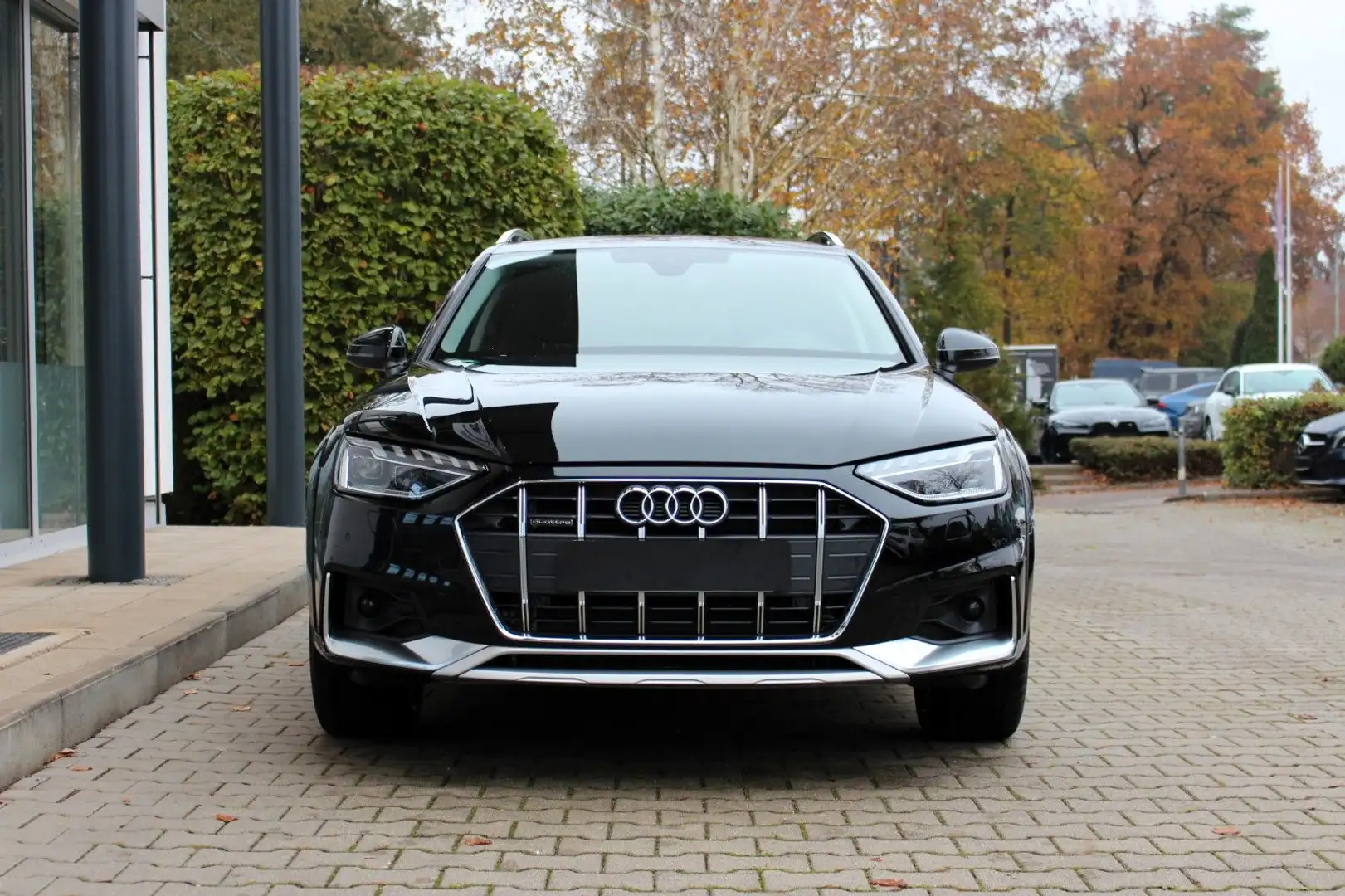 Audi A4 allroad quattro 40TDI / MATRIX/ AHK/ MAGNETIC Schwarz - 2